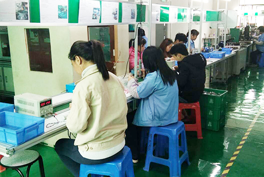 生產(chǎn)流水線(xiàn),員工的工作態(tài)度決定質(zhì)量 生產(chǎn)流水線(xiàn),員工的工作態(tài)度決定質(zhì)量